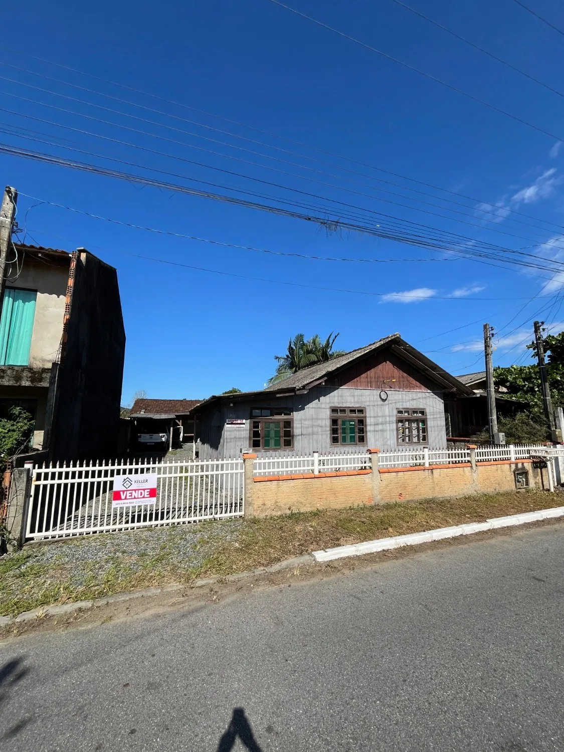 Terreno Com Casa De Madeira - foto 1
