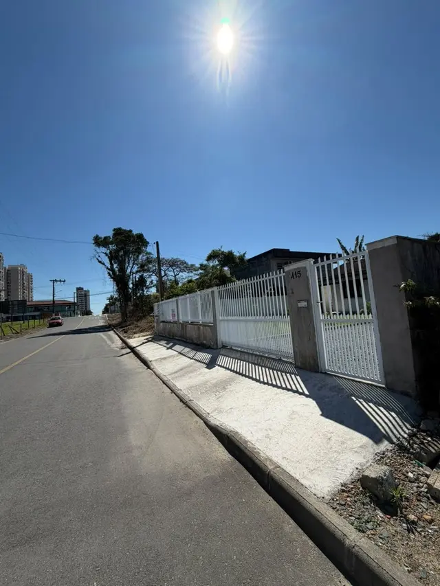 TERRENO + CASA À VENDA EM ARMAÇÃO — PENHA/SC