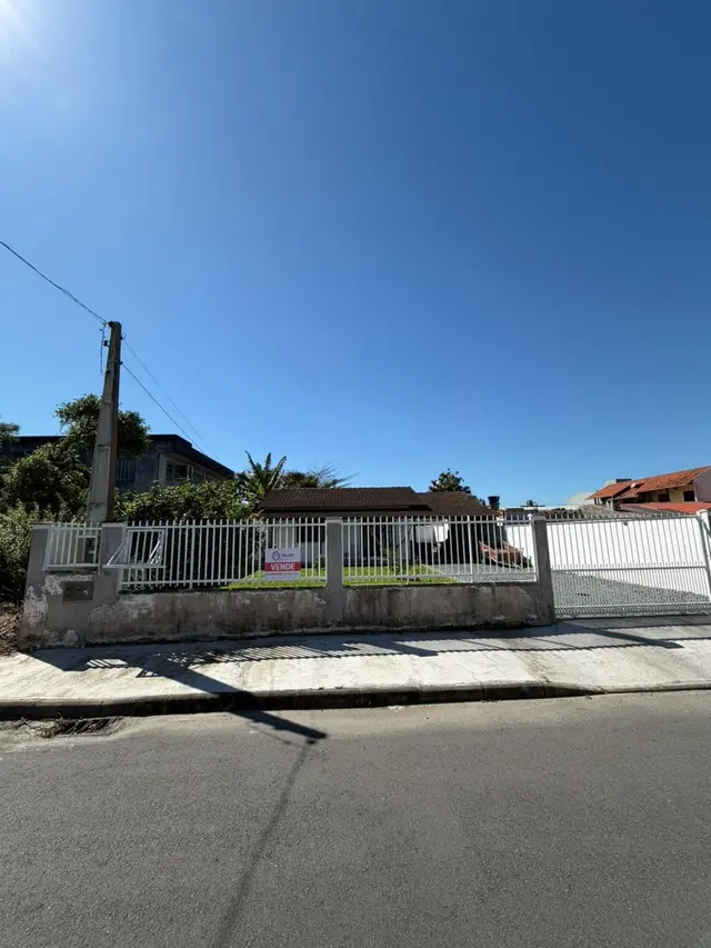 TERRENO + CASA À VENDA EM ARMAÇÃO — PENHA/SC
